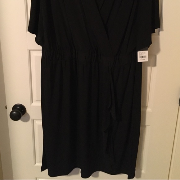 Flattering for All Figures: Donna Ricco Wrap-Look Knit Dress - Picture 2 of 5